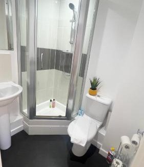 Stevenage Apartamento | Contractors 2 bedrooms 2 bathrooms apartment in Stevenage SG1 with Free Parking, and Free Wi-Fi by White Orchid property Relocation