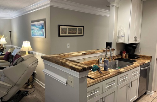 Athens Condominio | Convenient 3 bed 2 bath condo near Memorial Park, Five-points, & UGA in Athens