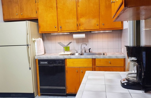 Weequahic Casa | Convenient and Comfortable 1150 sq. ft. 2 BR/1BA Apartment Home in a NYC Suburb