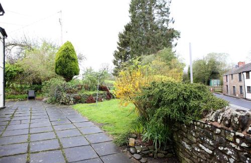 Longtown Casa | Convenient and stylish cottage
