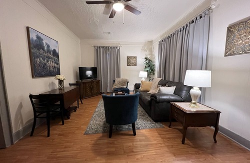 Knoxville Casa | Convenient & cozy great for couples or small families!