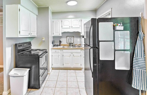 Riverside Casa | Convenient Dayton Retreat w/ Private Yard!