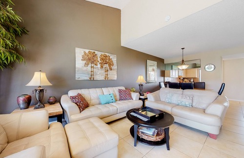 Sunrise Villas Condominio | Convenient, dog-friendly condo w/shared tennis, spa, heated pool