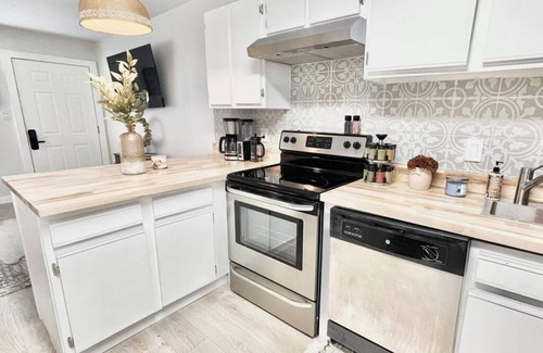 Tallahassee Condominio | Convenient Game Day 1BR Condo Near FSU Stadium