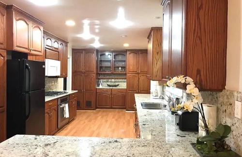 Montebello Casa | Convenient LA Area HUGE 7 bedroom, 4 baths GORGEOUS HOME