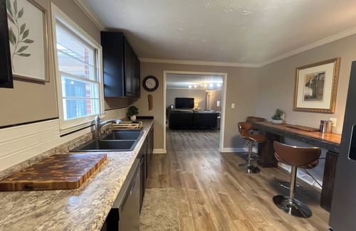 Greer Casa | Convenient Location-Private watch the sun come up over a beautiful pasture
