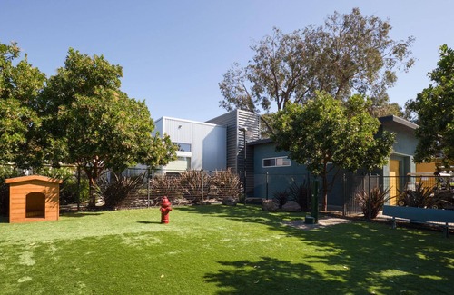 East San Mateo Apartamento | Convenient, Pet-Friendly 1BR in San Mateo w/ Pool
