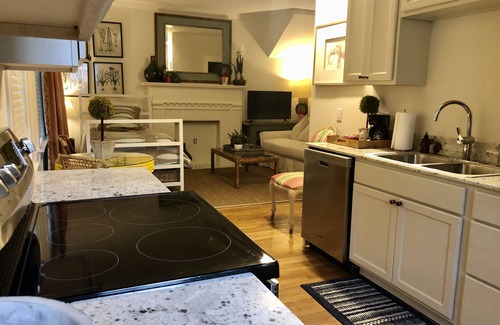 Mid City South Casa | Convenient quiet LSU Location near City Park, coffee shops, restaurants and bars