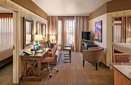 Gainey Village Villas Complejo | Convenient Stay, Superb Location! Near Portalis Office Park, Free Parking!