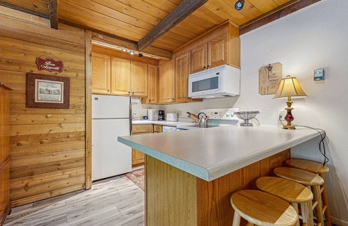 Elkhorn Apartamento | w condominio conveniente / Sun Valley piscina y el jacuzzi Resort, a pie de Sun Valley Lake!