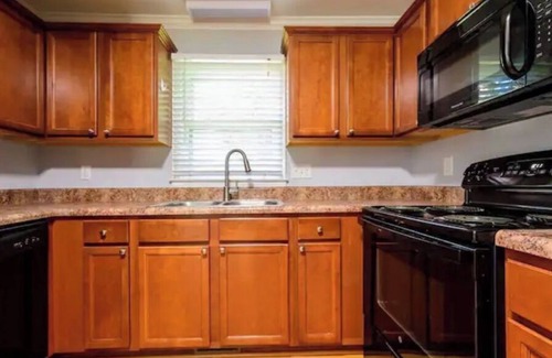 Fuquay-Varina Casa | Conveniently Accommodating Minutes to town