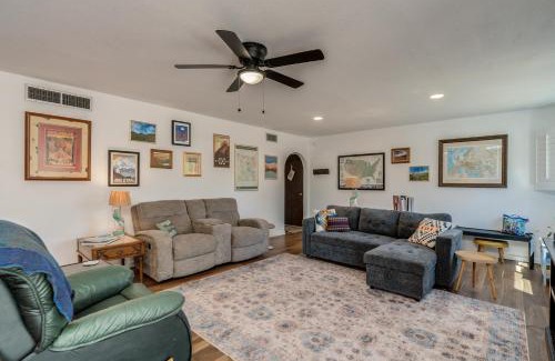 Casas Adobes Casa | Conveniently located, kid-friendly retreat!