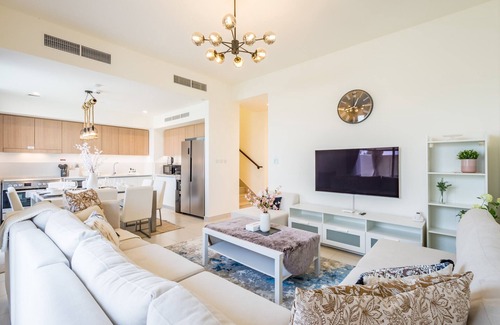 Dubai Casa | Conveniently Located to Airport & Expo City 4BRTownhouse w/ AsstRm at Parkside2