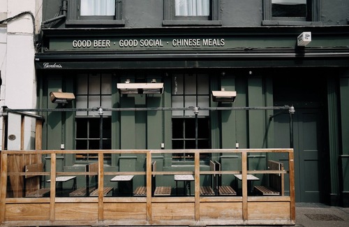 Belfast City Centre Apartamento | Converted Bar & Chinese Takeaway