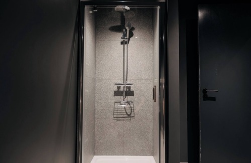 Belfast City Centre Apartamento | Converted Bar & Chinese Takeaway