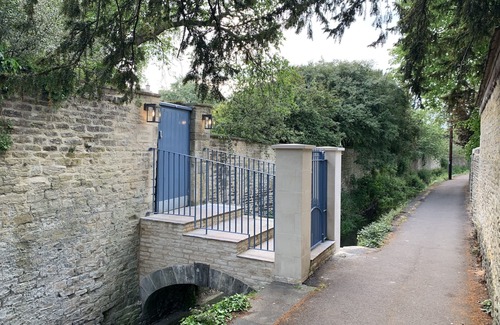 Cirencester Cabaña | ¡NUEVO! - Granero convertido - Cobertizo para macetas - Grado II listado - Lanzado en mayo de 2019