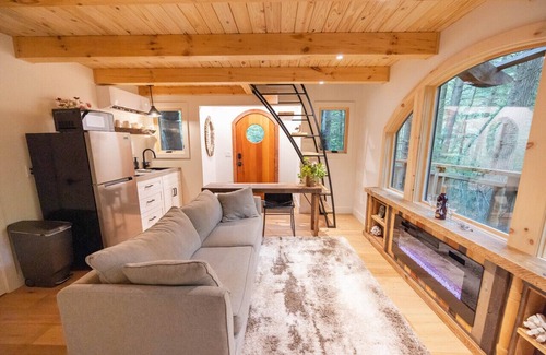 Tylersburg Cabina | Cook Forest Luxury Treehouse