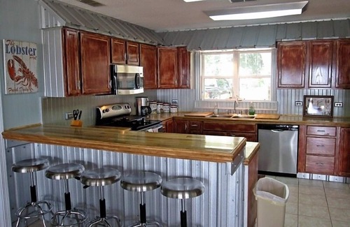 Midway Casa | Decoración genial @ $ 210 / nt! Oyster House Waterfront con muelle cerca de Savannah- Sleeps 8