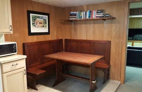 Escanaba Apartamento | Cool furnished Apartment Near Downtown Escanaba