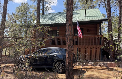 Mountain Club Cabina | Cool Western Cabin & A Short Walk Whiskey Row