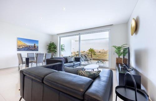 Porto de Mos Apartamento | CoolHouses Algarve Lagos, 3 Bed modern Flat, outdoor & Indoor pools, Gym, Amor à Vida