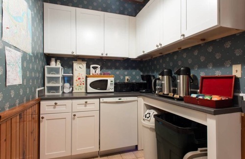 Coolidge Corner South Side Casa | Coolidge Corner Guest House