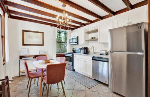 Historic Downtown Savannah Casa | Cooper Cottage