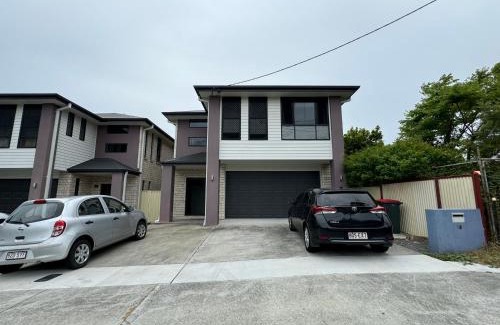 Coopers Plains Casa | Coopers Plains Retreat Maple Share House