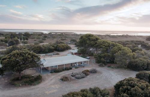 Nangkita Casa | Coorong Cottage- Waterfront, Nature, Hiking