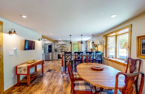 Roxbury Casa | Coos Canyon- Firepit, Swimming Hole & Dog-Friendly