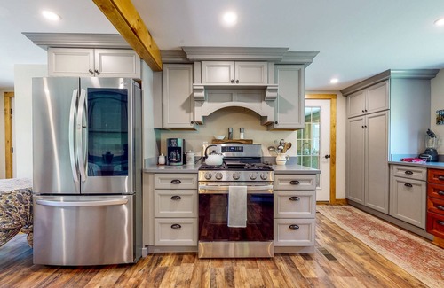 Roxbury Casa | Coos Canyon- Firepit, Swimming Hole & Dog-Friendly