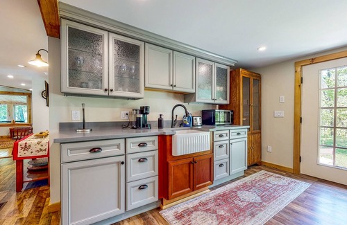 Roxbury Casa | Coos Canyon- Firepit, Swimming Hole & Dog-Friendly