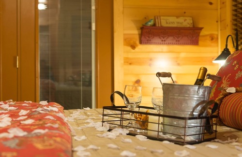 Hochatown Cabina | ¡NUEVO LISTADO! Copper Creek (cabaña de 3 dormitorios) con piscina