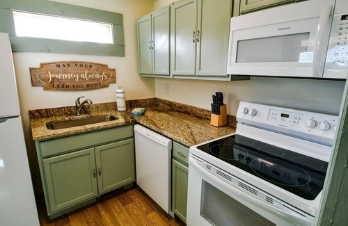 Ducktown Casa | Copper Duck Cottage-Hot tub- 1br/1ba- Wifi, Newly Remodeled!