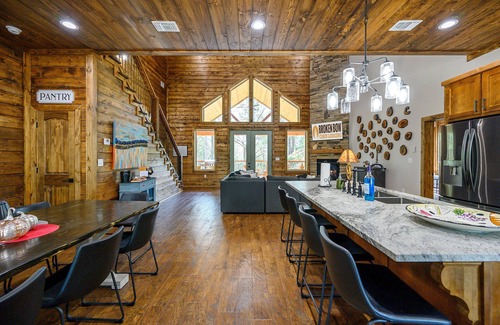 Broken Bow Cabina | Copper Top Ridge- 3 Bed with Hot Tub & Fire Pit