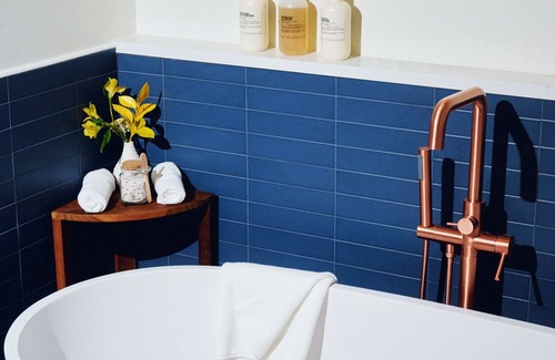 Central Business District Hotel | Copper Vine Winepub & Inn