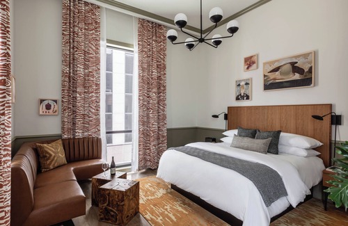 Central Business District Hotel | Copper Vine Winepub & Inn
