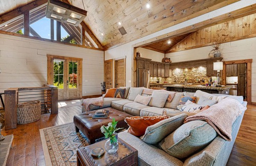 Epworth Casa | Copperline Lodge - located in Blue Ridge, GA