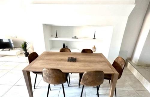 Pechbonnieu Casa | Coquette maison climatisée