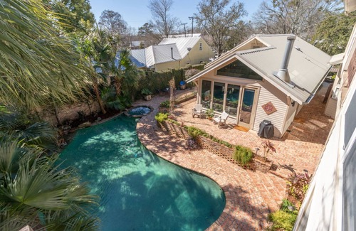 Madisonville Cabaña | Coquille Cottage located in Historic Madisonville