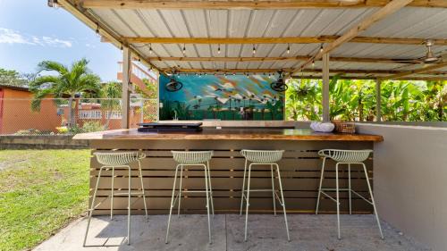 Stella Casa | Coral Casa just one block from the beach