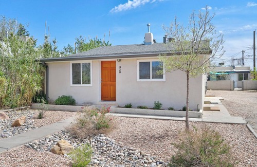 University Heights Casa | Cornell Canvas Suite, Near Nob Hill, UNM Hospital, and Downtown