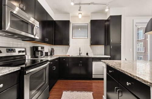 Barton Heights Apartamento | Corner Loft 2BR Downtown Lake · Rooftop · Pool Gym