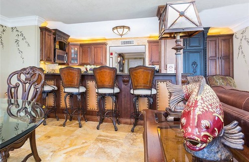 Daytona Beach Shores Condominio | Ático en la esquina del piso superior!
