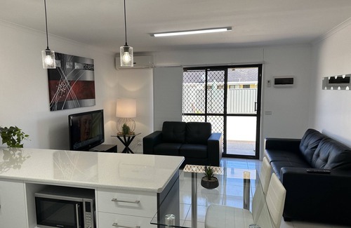 Mildura Apartamento | Corporate & family friendly, newly renovated, close to shops/eateries, free wifi