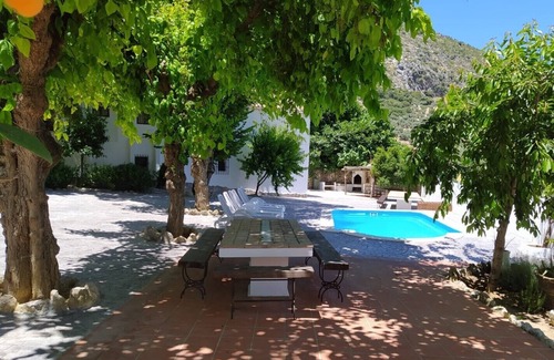 Priego de Córdoba Cabaña | Cortijo Abril · Finca andaluza de lujo para familias, grupos y celebraciones