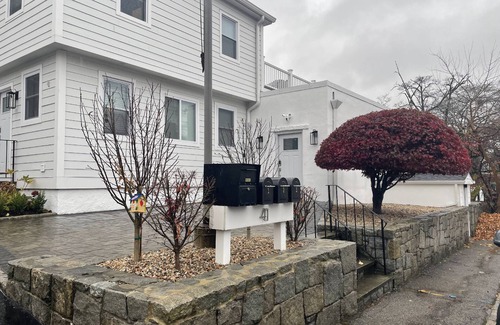 Cos Cob Apartamento | Cos Cob Flat - Clean, centrally located, dining, shopping close to transit