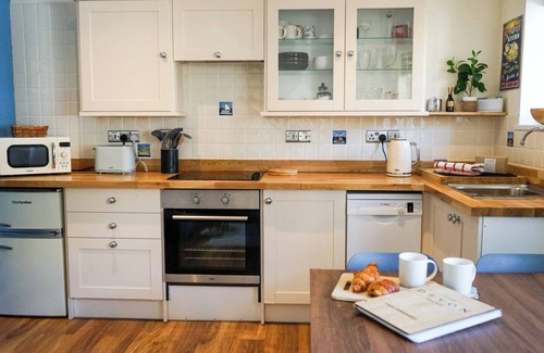 Totnes Apartamento | Cosmopolitan Totnes - A Charming Couple’s Retreat
