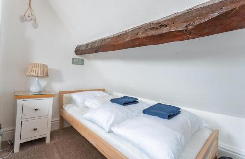 Malmesbury Casa | Cosy 2 bedroom Cotswold cottage