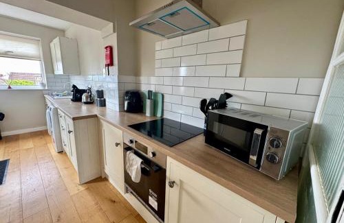 Mynyddbach Casa | Cosy 2 Bedroom Home with Parking near City Centre